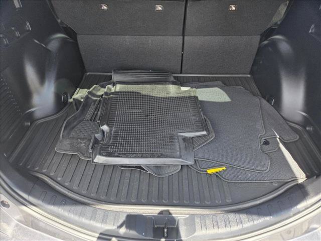 Used 2017 Toyota RAV4 SE AWD/4WD image 6