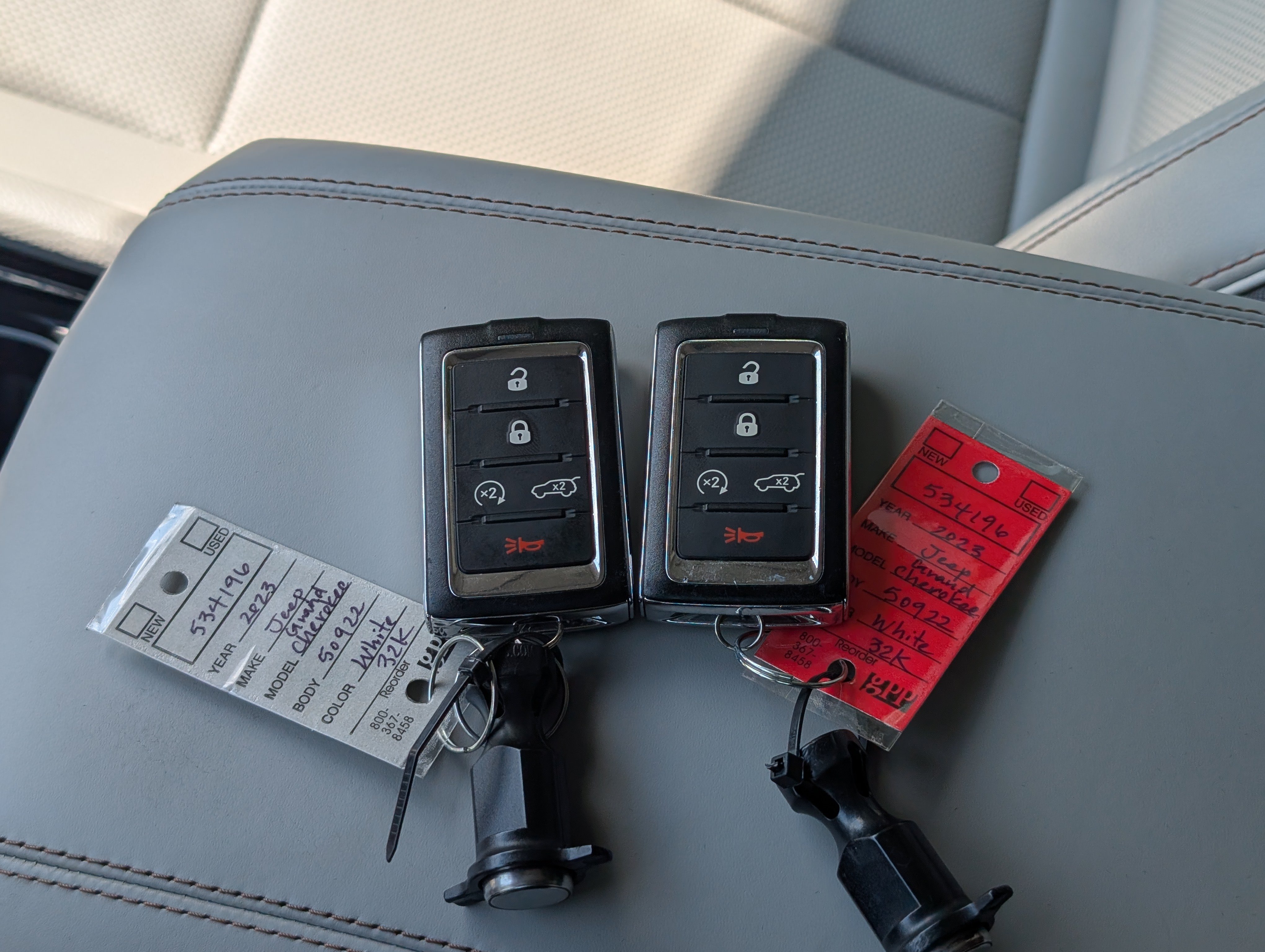 Used 2023 Jeep Grand Cherokee Overland w/ Adv Protech Group III RWD image 40