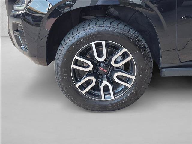 Used 2024 GMC Yukon XL AT4 w/ Technology Package AWD/4WD image 25