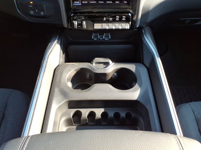 New 2027 RAM 2500 Big Horn AWD/4WD image 25
