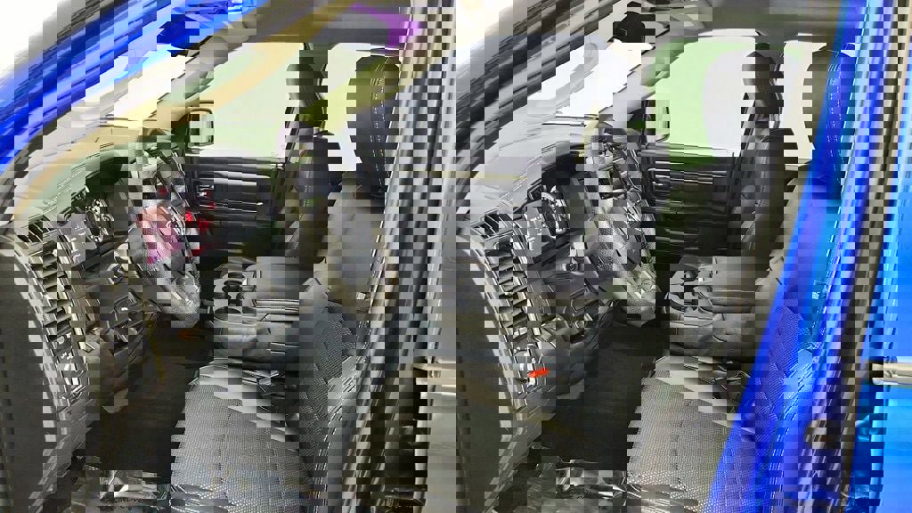 Used 2015 RAM 1500 Sport w/ Remote Start & Security Group image 19