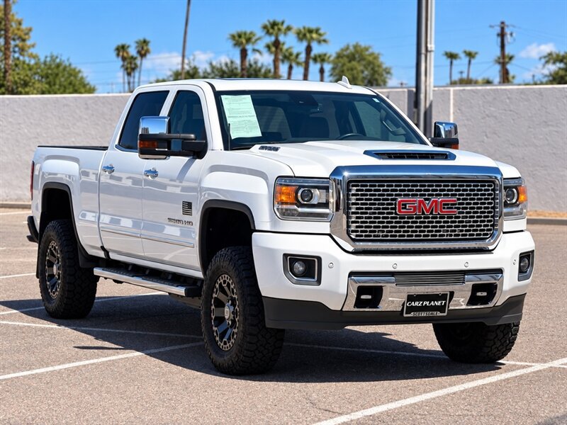 Used 2017 GMC Sierra 2500 Denali w/ Duramax Plus Package AWD/4WD image 1