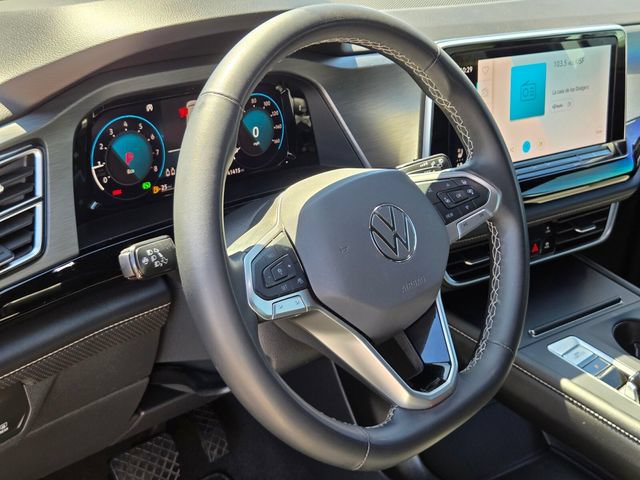 Used 2024 Volkswagen Atlas Cross Sport SE FWD image 17