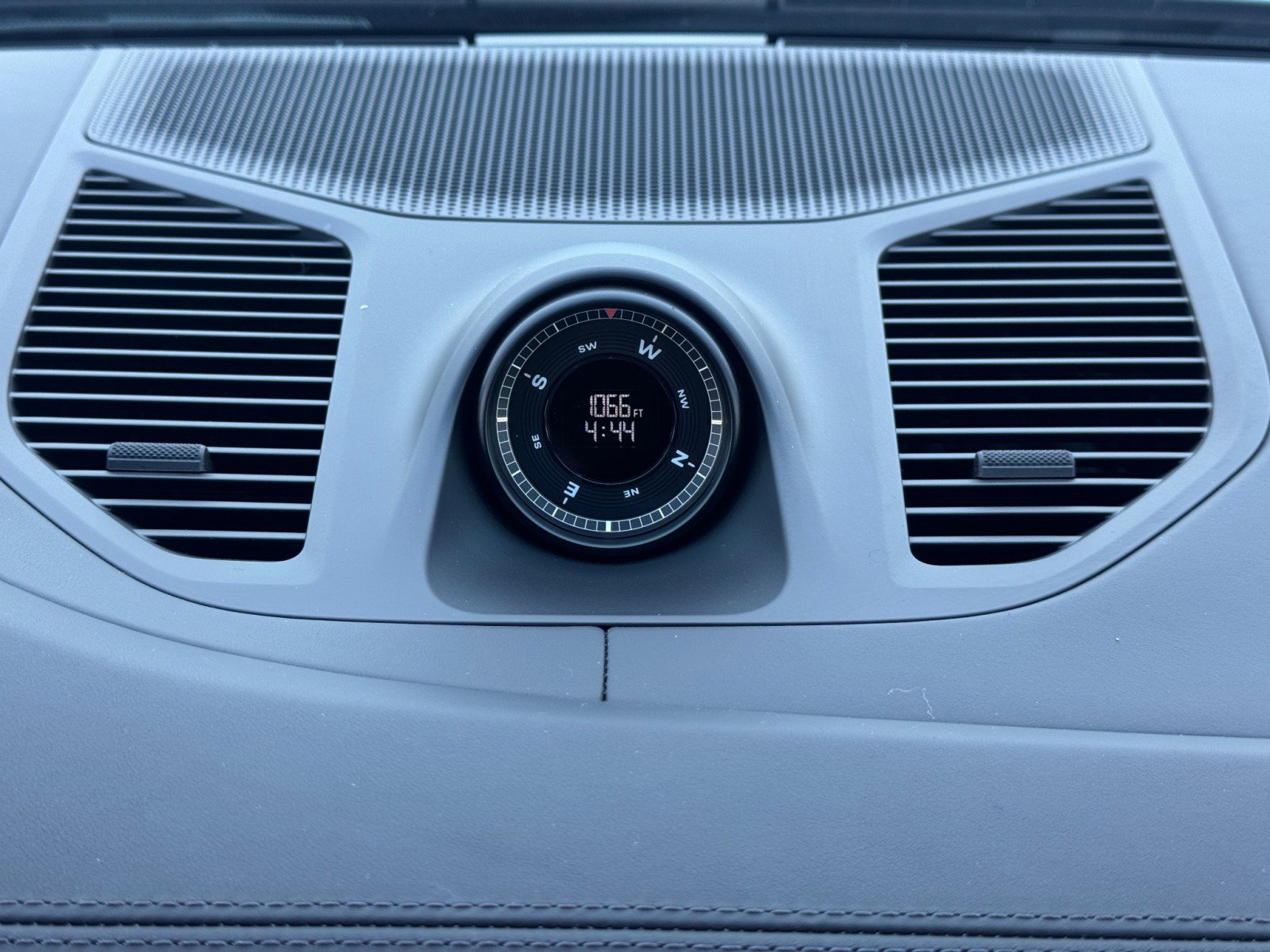 Used 2024 Porsche Cayenne Turbo AWD/4WD image 27