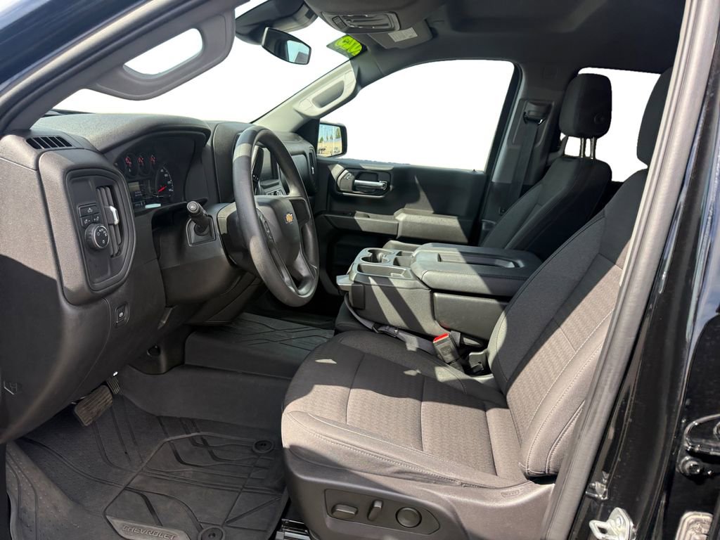 Certified 2025 Chevrolet Silverado 1500 Custom w/ LPO, Dark Essentials Package image 10