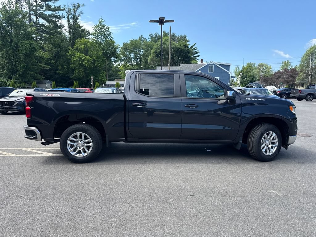 Used 2023 Chevrolet Silverado 1500 LT AWD/4WD image 6