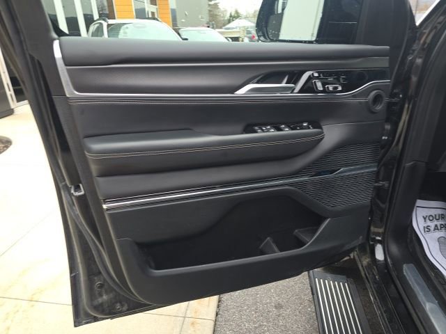 Certified 2025 Jeep Grand Wagoneer Series II Obsidian w/ Quick Order Packagew 28T image 11