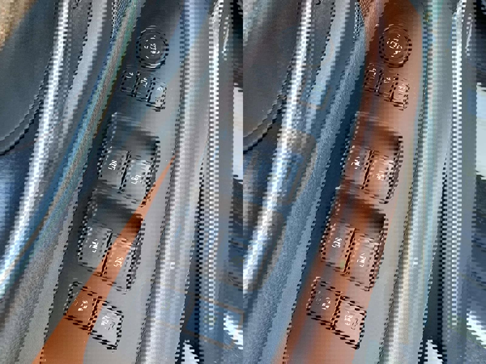 Used 2016 Cadillac Escalade ESV Premium image 16