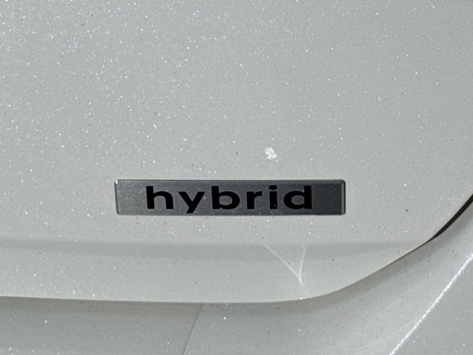 Used 2024 Hyundai Elantra Limited image 8