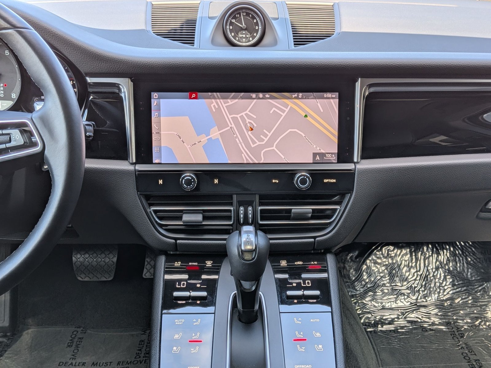 Certified 2024 Porsche Macan AWD/4WD image 20