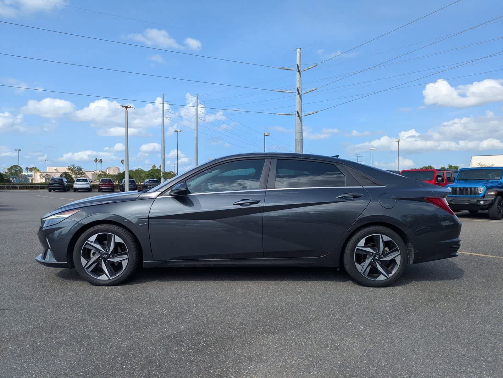 Used 2021 Hyundai Elantra Limited FWD image 7