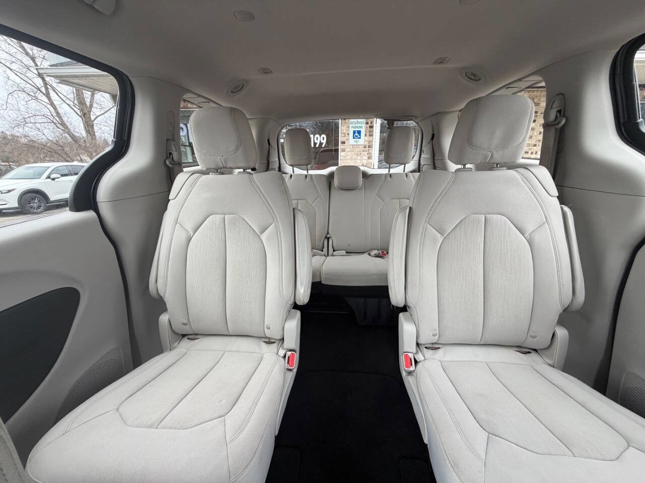Used 2017 Chrysler Pacifica Touring image 21