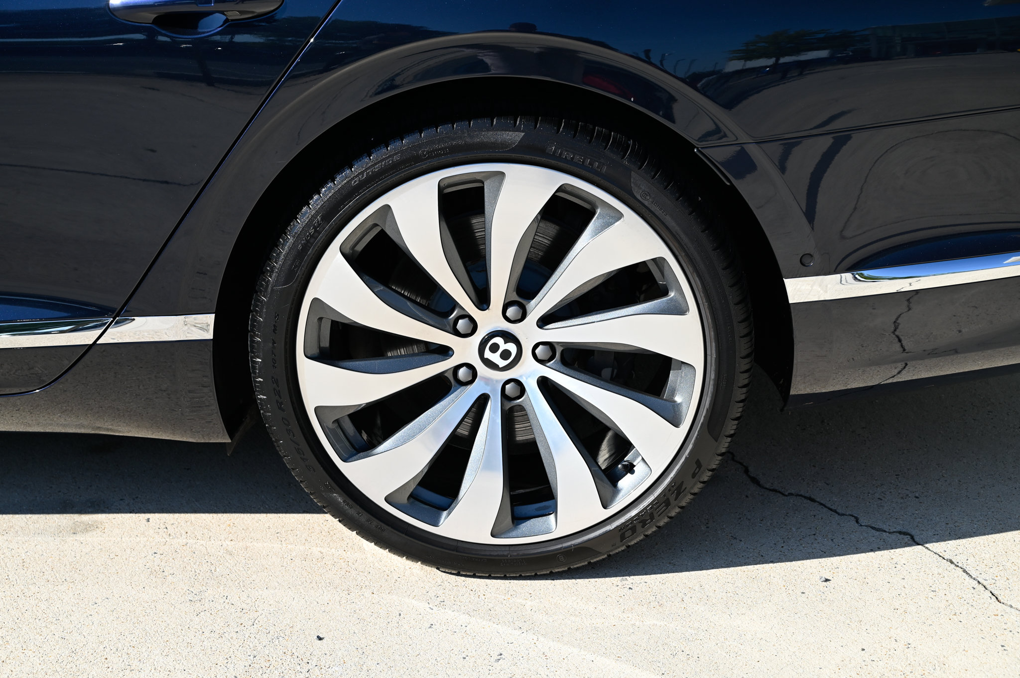 Used 2022 Bentley Flying Spur V8 AWD/4WD image 10