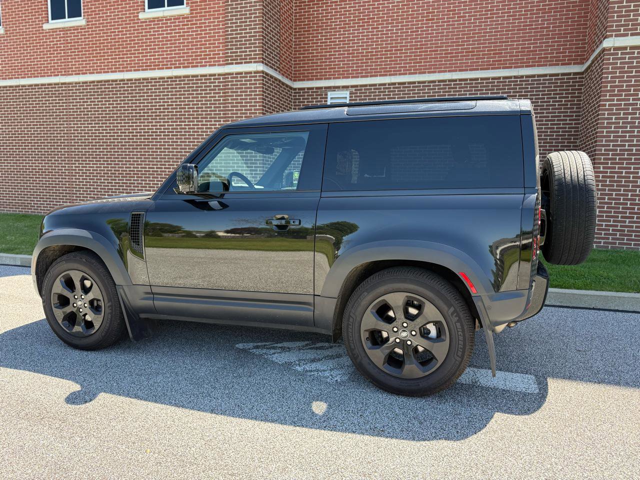 Used 2023 Land Rover Defender 90 S AWD/4WD image 10