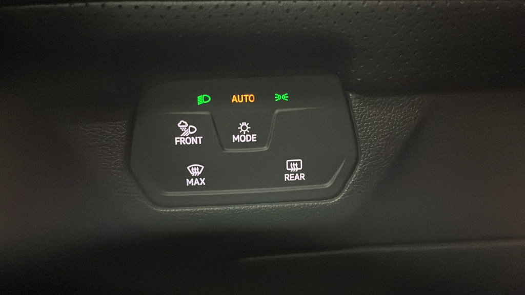 Used 2024 Volkswagen Atlas Cross Sport SEL R-Line AWD/4WD image 33