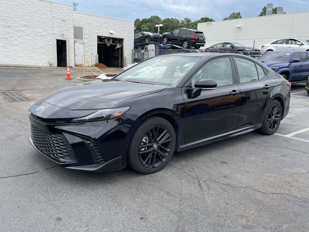 Used 2025 Toyota Camry SE FWD image 10