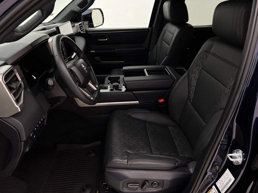 Used 2025 Toyota Tundra Limited AWD/4WD image 11