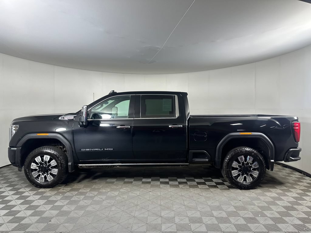 Used 2025 GMC Sierra 3500 Denali w/ Denali Reserve Package AWD/4WD image 2