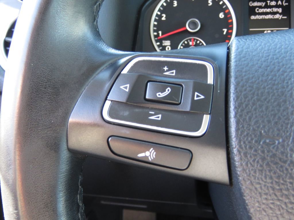 Used 2017 Volkswagen Tiguan Limited w/ Premium Package image 21