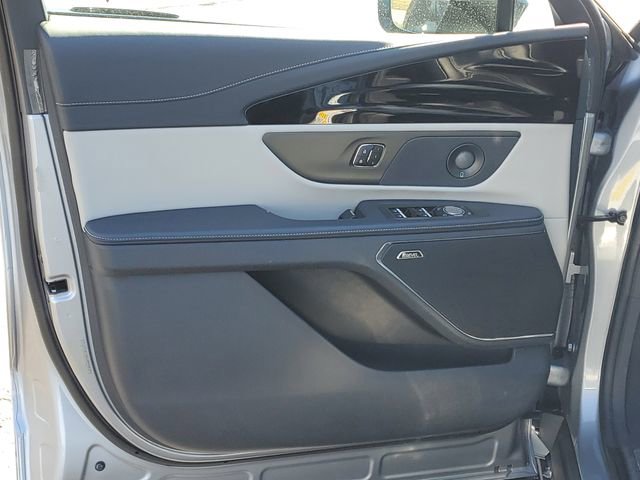 Certified 2024 Lincoln Nautilus Reserve w/ Equipment Group 202A image 9