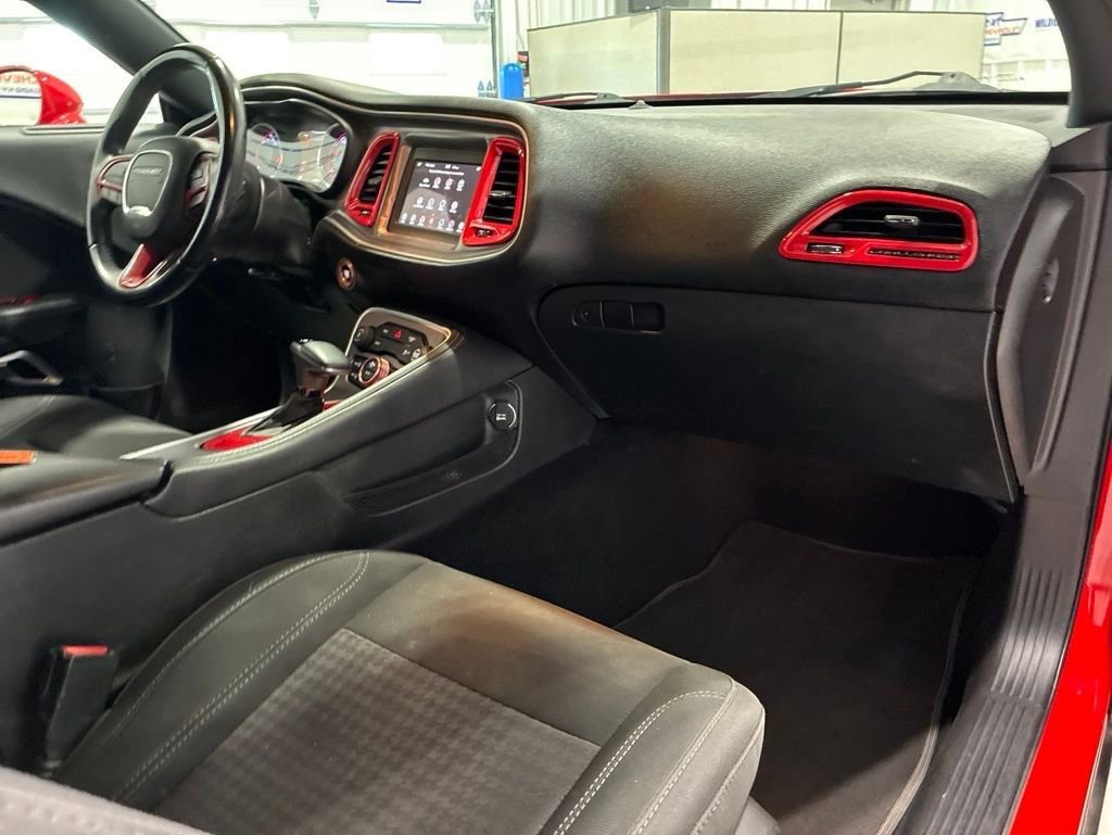 Used 2019 Dodge Challenger SXT RWD image 36