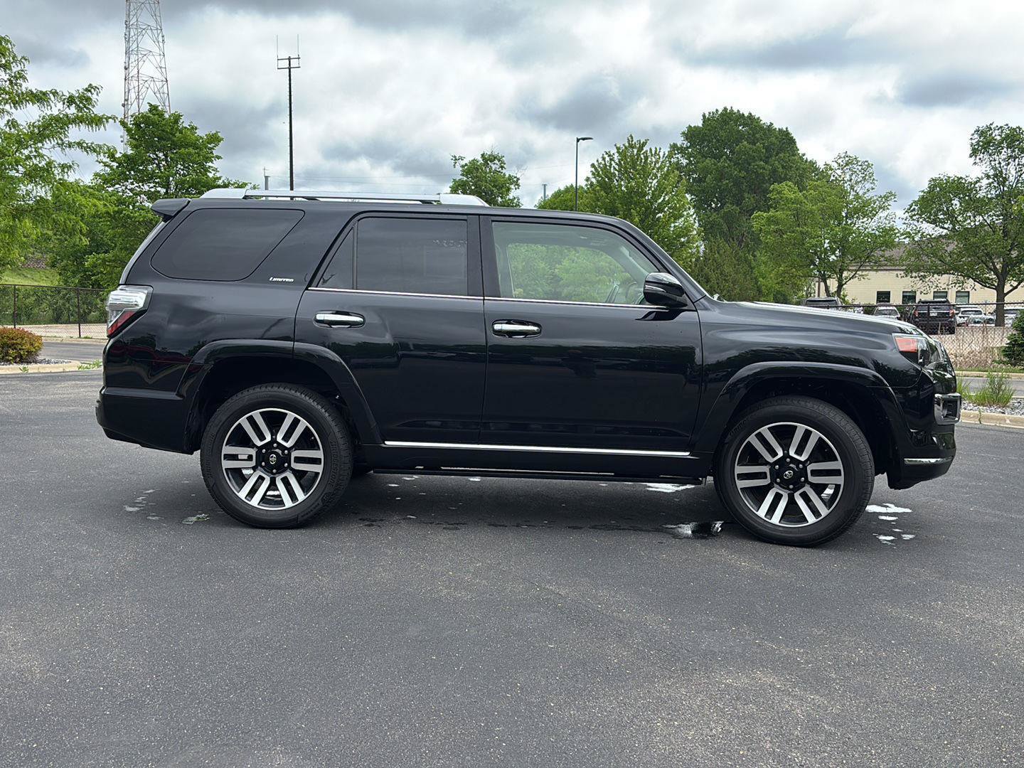 Used 2018 Toyota 4Runner Limited AWD/4WD image 10