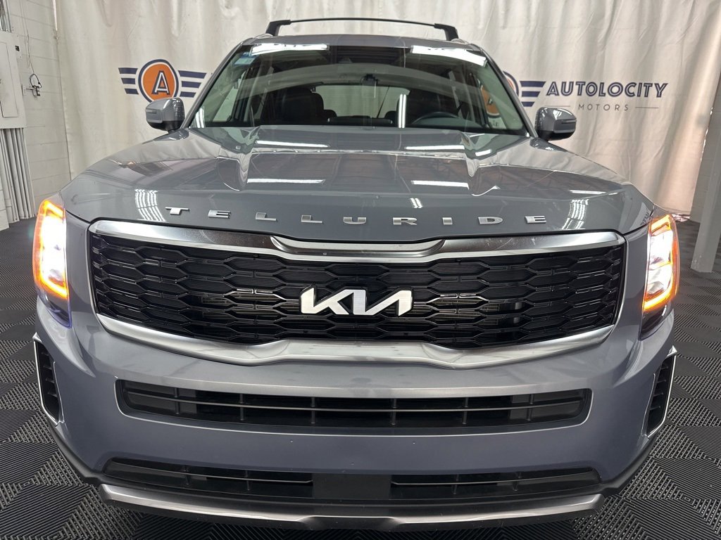 Used 2022 Kia Telluride EX w/ EX Premium Package image 3