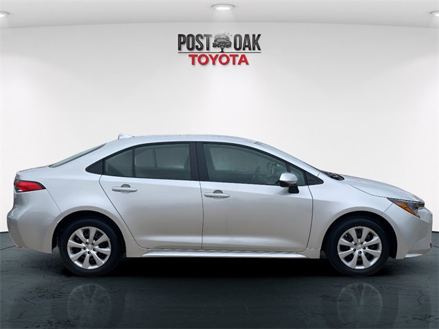 Used 2025 Toyota Corolla LE image 8