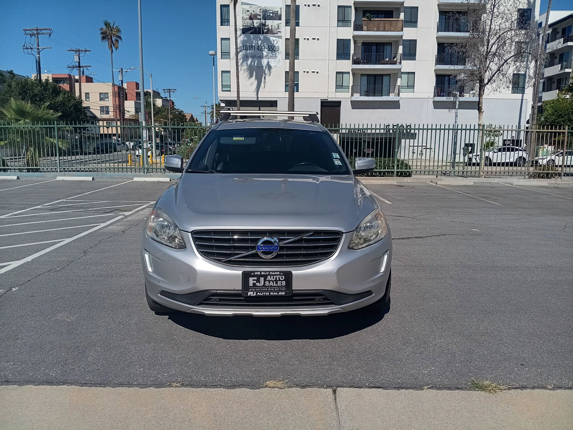Used 2015 Volvo XC60 T6 image 2