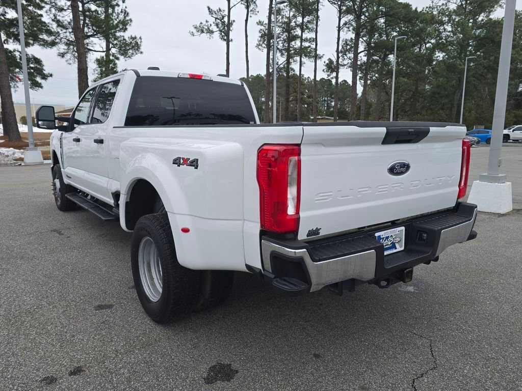 Used 2025 Ford F350 XLT image 3