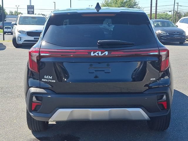 Used 2025 Kia Seltos LX AWD/4WD image 5
