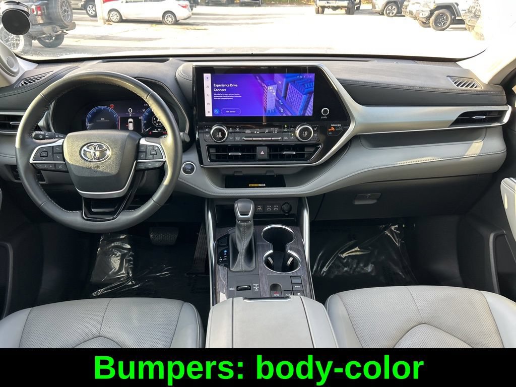 Used 2024 Toyota Highlander Platinum FWD image 34