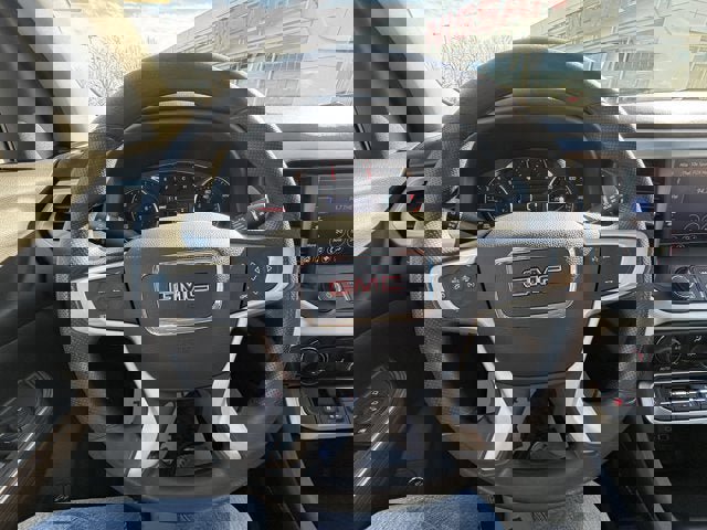 Used 2023 GMC Acadia SLE w/ Driver Convenience Package image 21