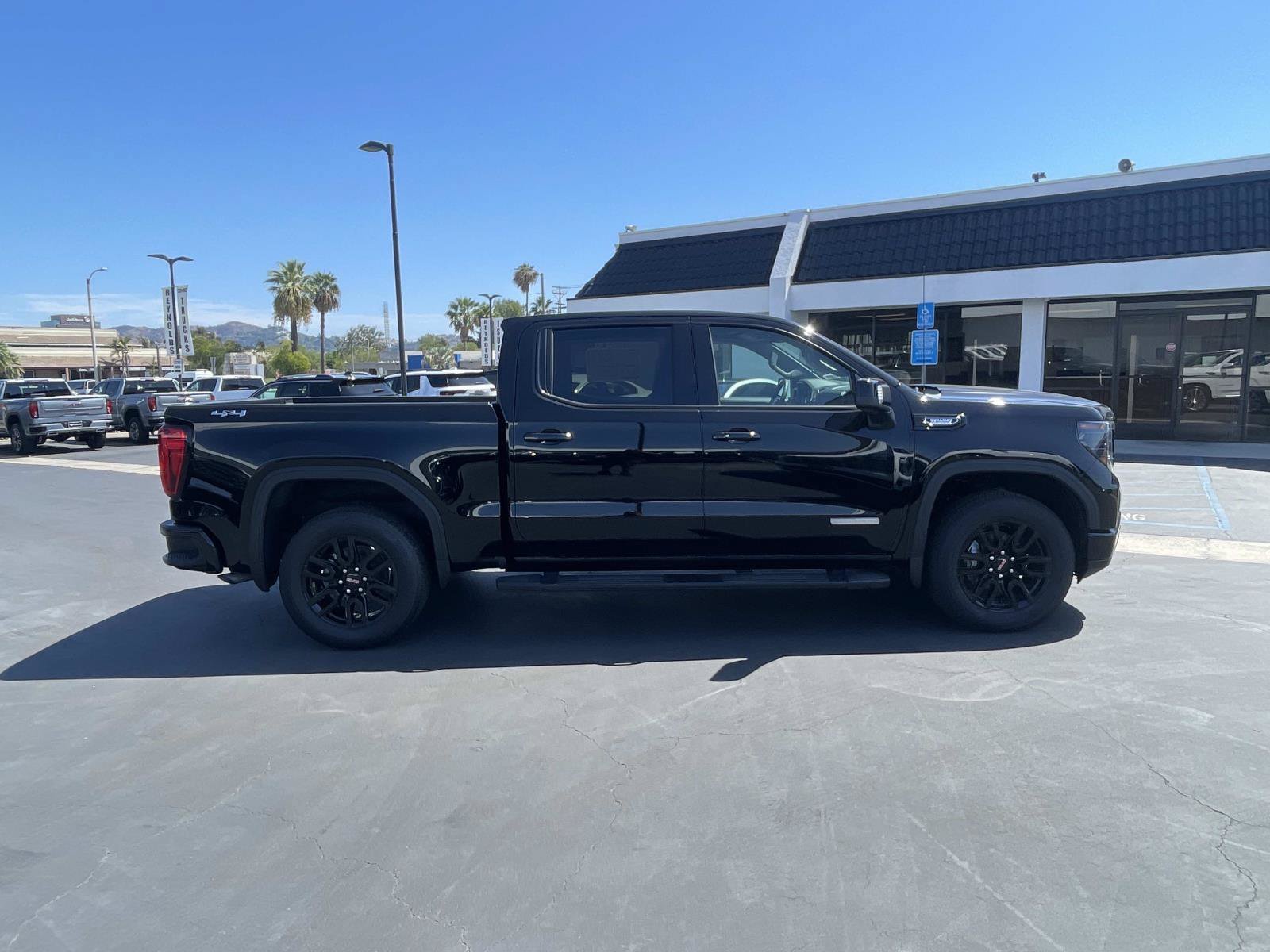 New 2026 GMC Sierra 1500 Elevation w/ Elevation Premium Package AWD/4WD image 4