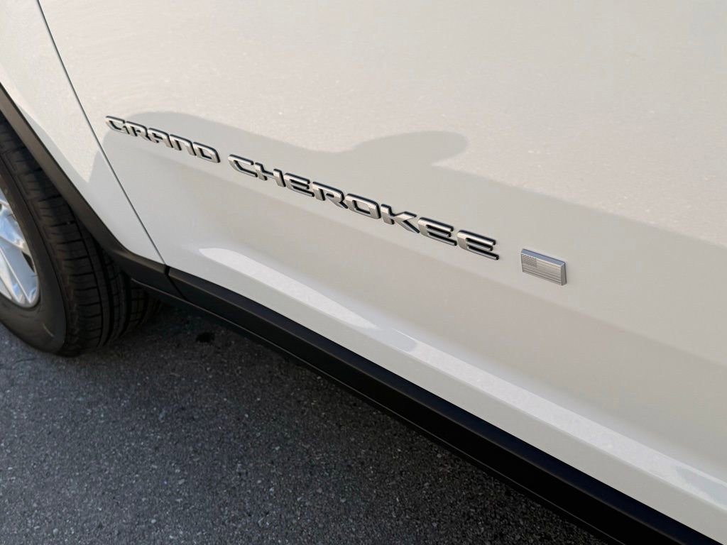 New 2026 Jeep Grand Cherokee L Laredo image 29