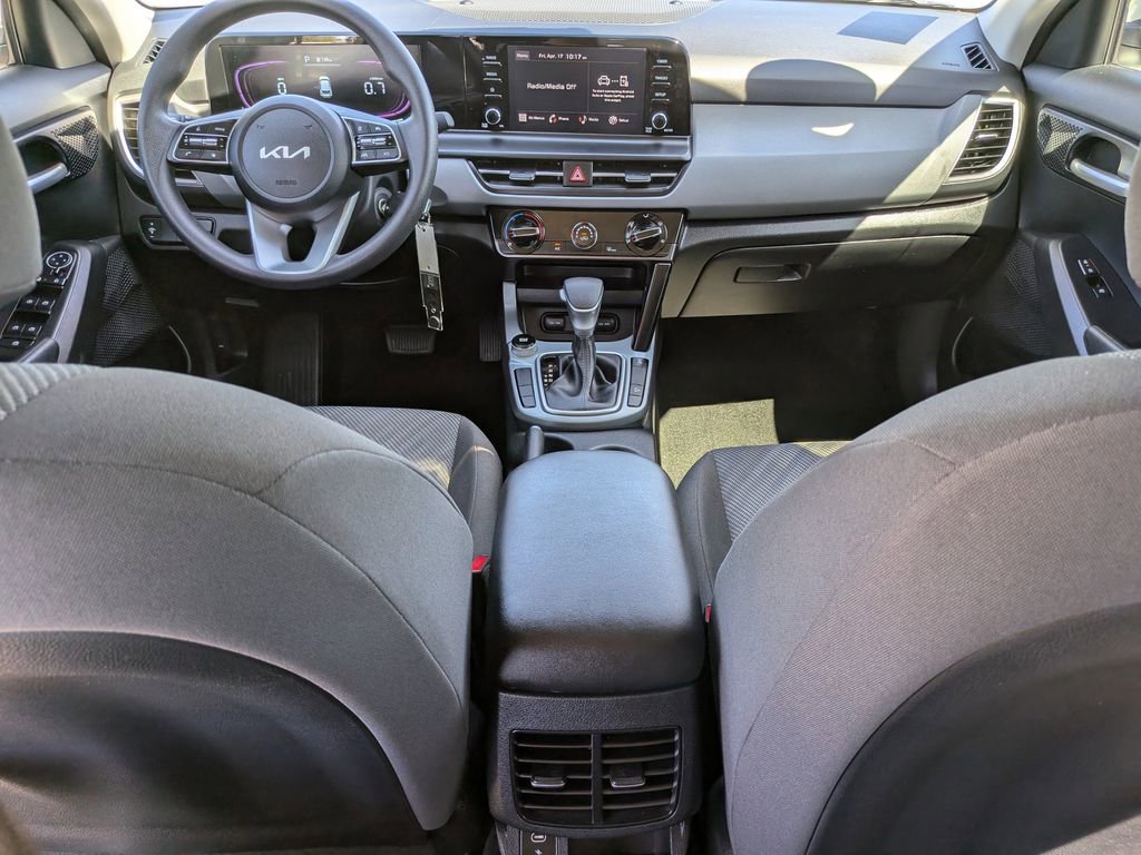 Certified 2025 Kia Seltos LX AWD/4WD image 14
