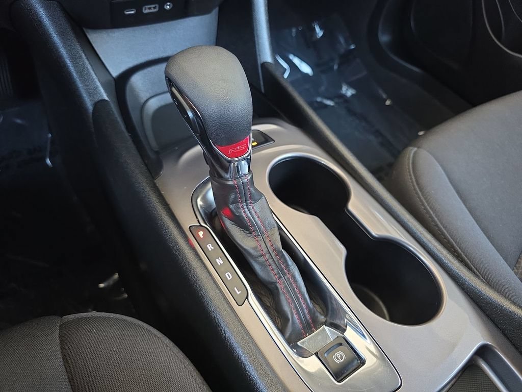 Used 2025 Chevrolet Malibu RS FWD image 16