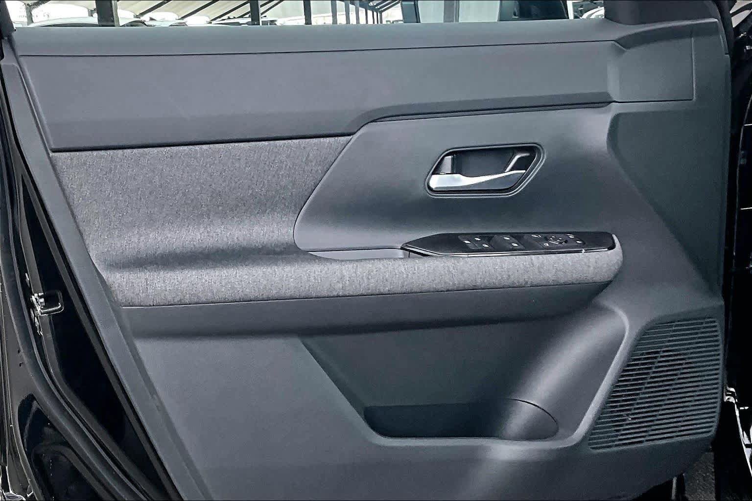 New 2026 Nissan Kicks SV image 13