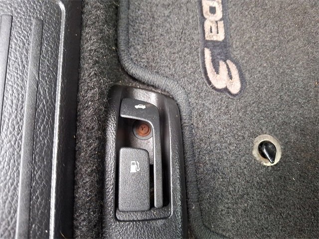 Used 2011 MAZDA MAZDA3 i Touring image 29