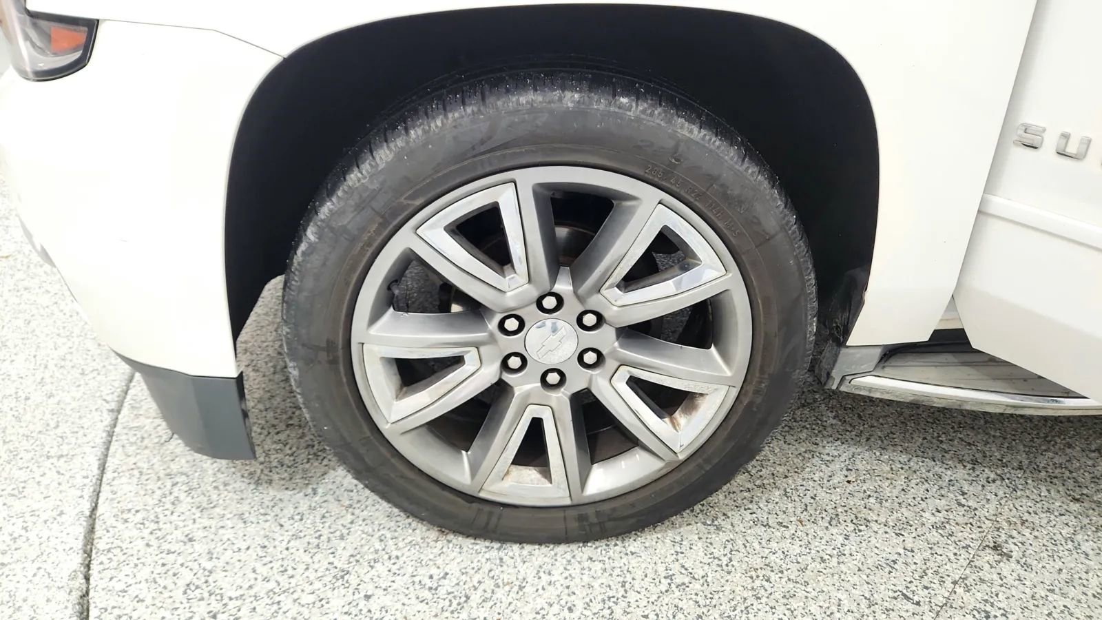 Used 2015 Chevrolet Suburban LTZ image 13