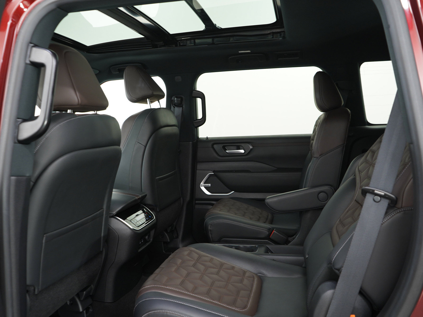 Certified 2025 Nissan Armada Platinum Reserve AWD/4WD image 17