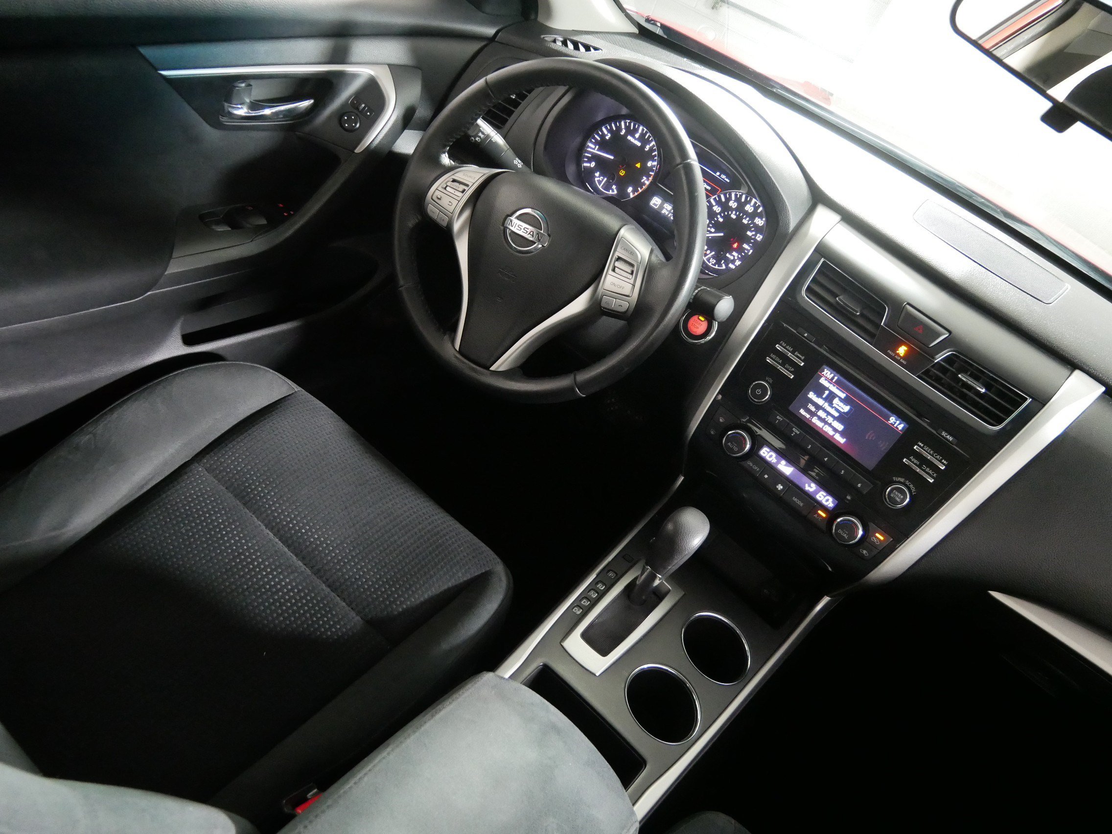 Used 2015 Nissan Altima 2.5 SV FWD image 9