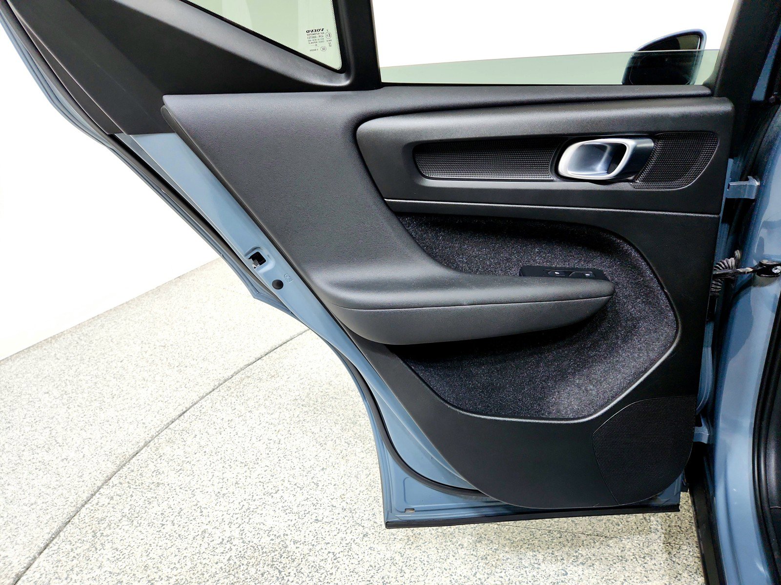 Used 2021 Volvo XC40 T5 Momentum image 20