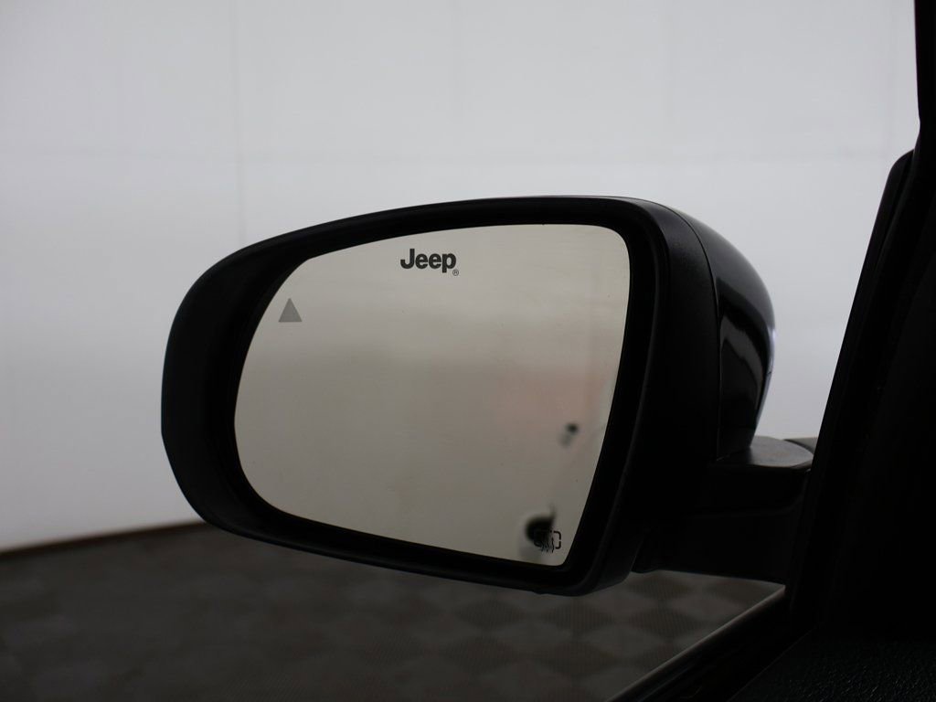 Used 2022 Jeep Compass Limited image 35