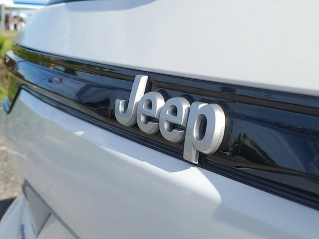 Used 2024 Jeep Grand Cherokee Limited AWD/4WD image 11
