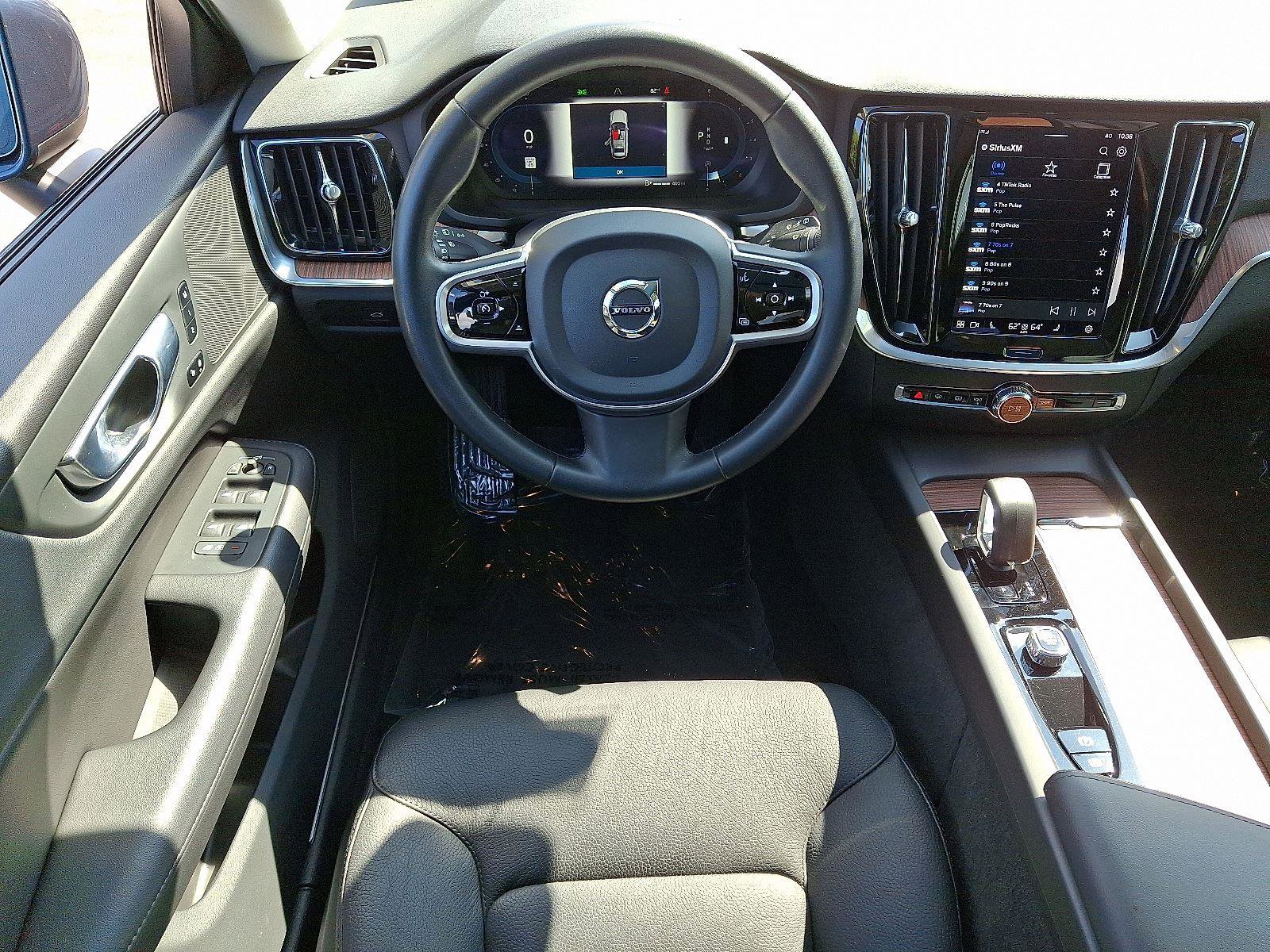 Certified 2023 Volvo V60 B5 Cross Country Plus image 11