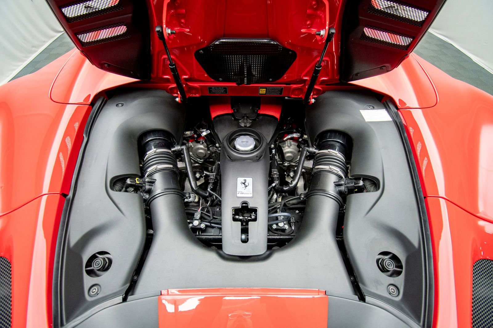 Used 2021 Ferrari F8 Tributo RWD image 47