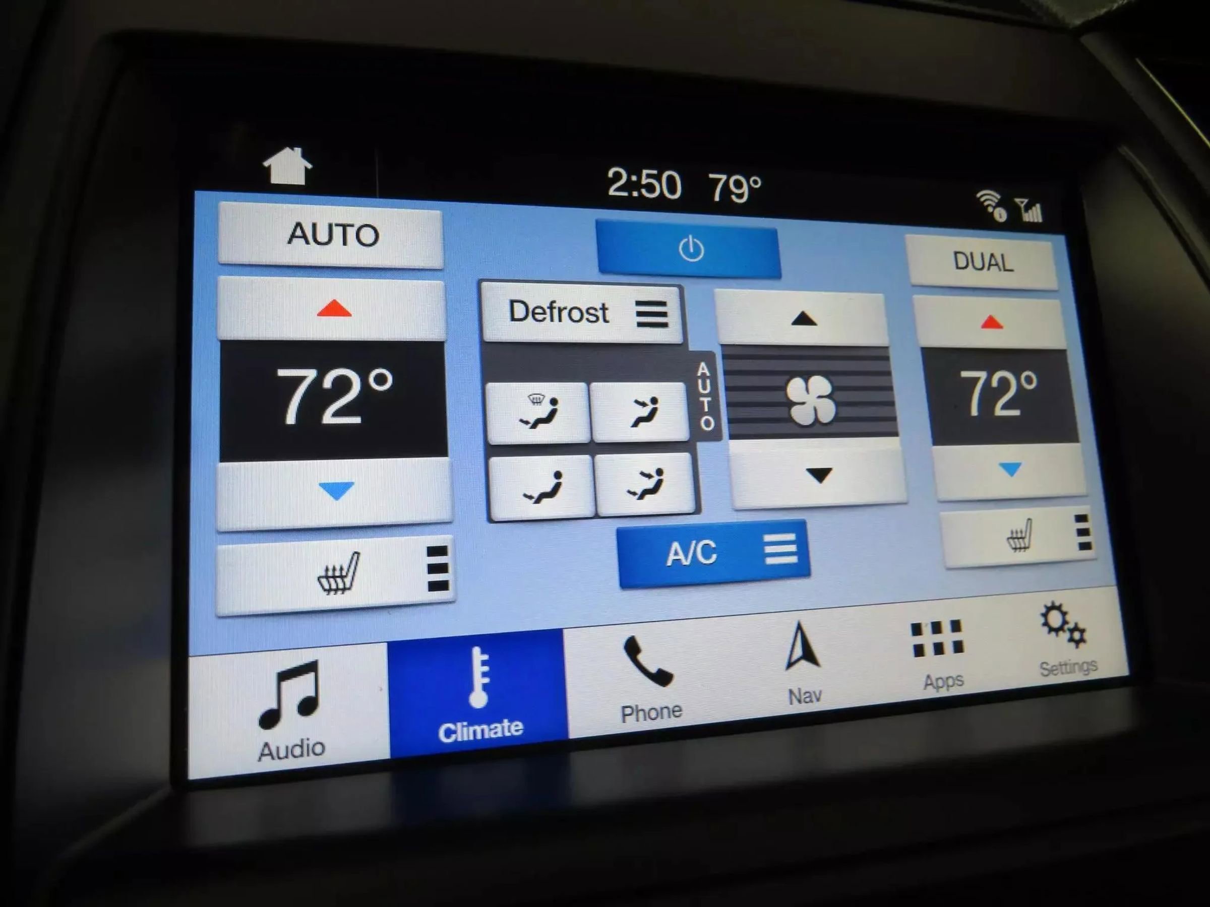 Used 2018 Ford Taurus Limited image 19