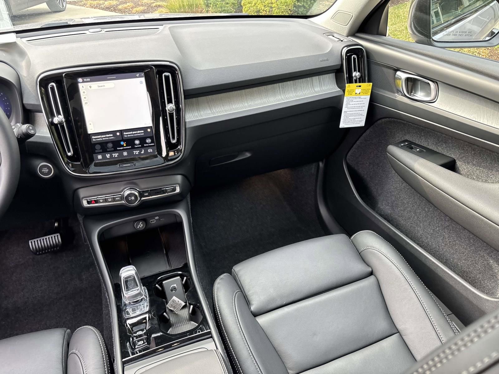 New 2026 Volvo XC40 B5 Plus w/ Protection Package Premier AWD/4WD image 31