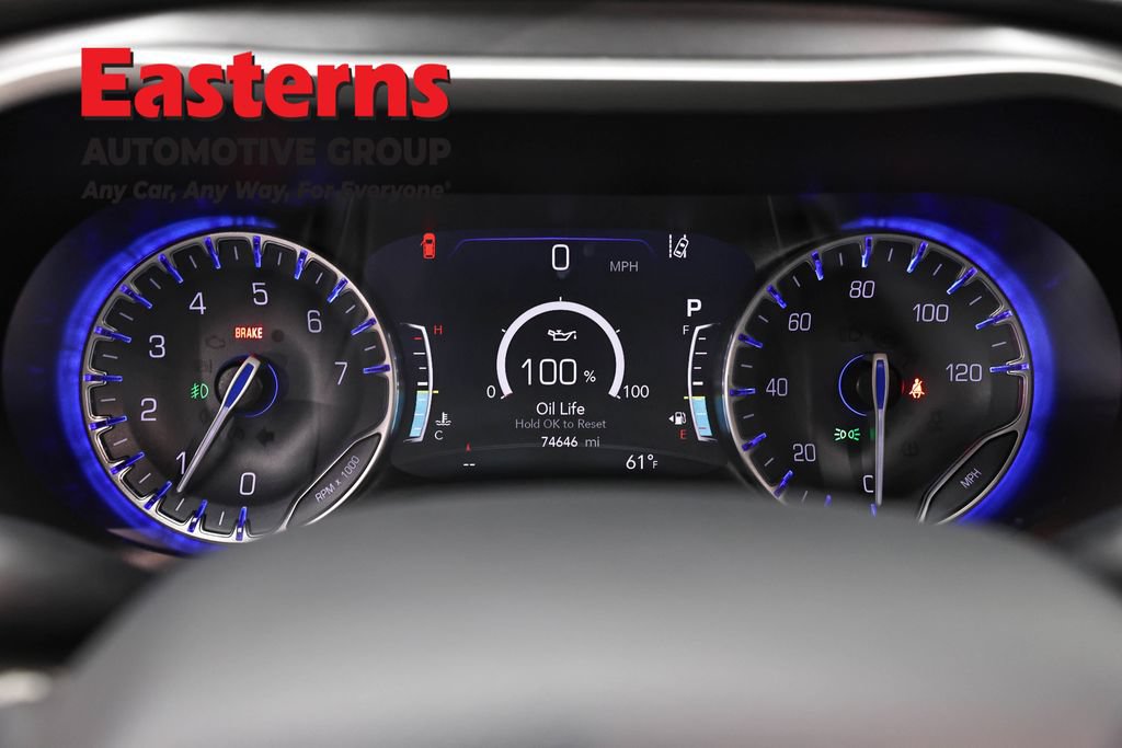 Used 2023 Chrysler Pacifica Touring-L FWD image 18